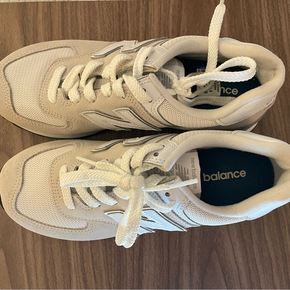 New Balance Beige and Gray Sneakers 8 - Picture 4 of 7